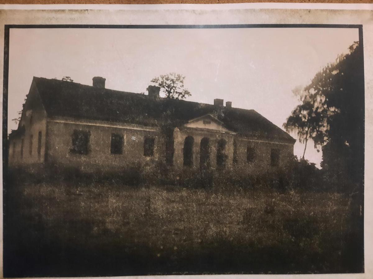 Dwor Na Wichrowym Wzgorzu Bed and Breakfast Przybysławice Buitenkant foto