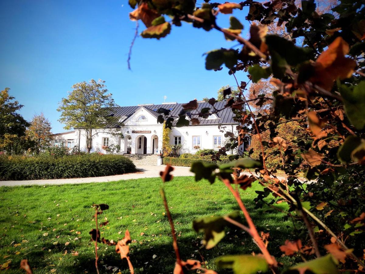 Dwor Na Wichrowym Wzgorzu Bed and Breakfast Przybysławice Buitenkant foto