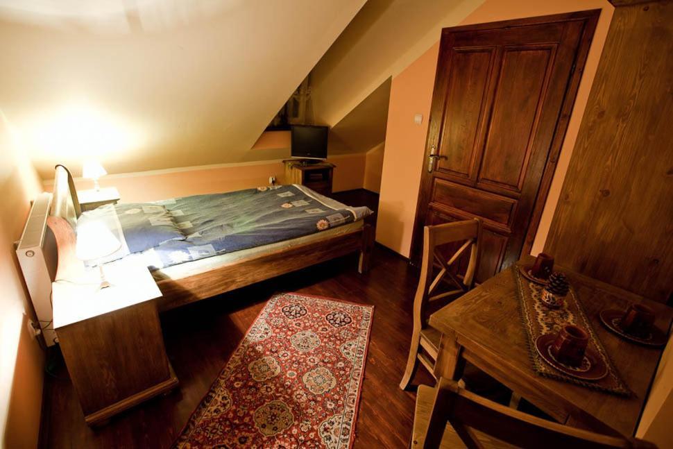 Dwor Na Wichrowym Wzgorzu Bed and Breakfast Przybysławice Buitenkant foto