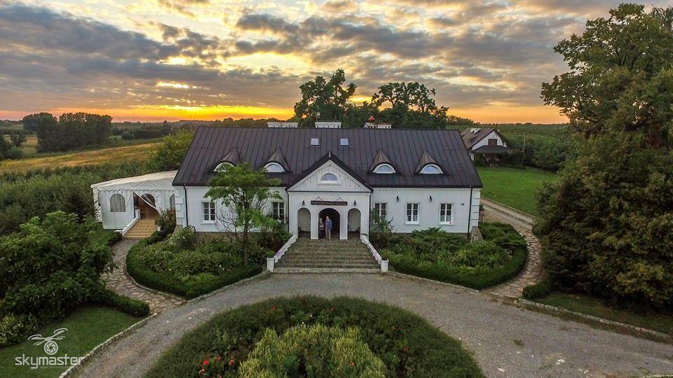 Dwor Na Wichrowym Wzgorzu Bed and Breakfast Przybysławice Buitenkant foto