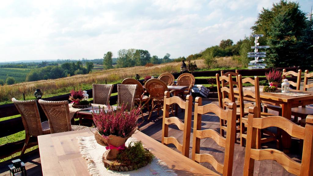 Dwor Na Wichrowym Wzgorzu Bed and Breakfast Przybysławice Buitenkant foto