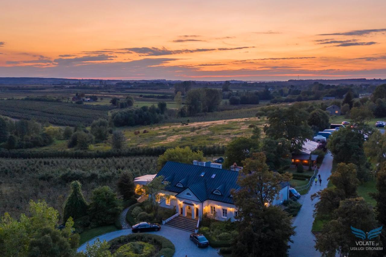 Dwor Na Wichrowym Wzgorzu Bed and Breakfast Przybysławice Buitenkant foto